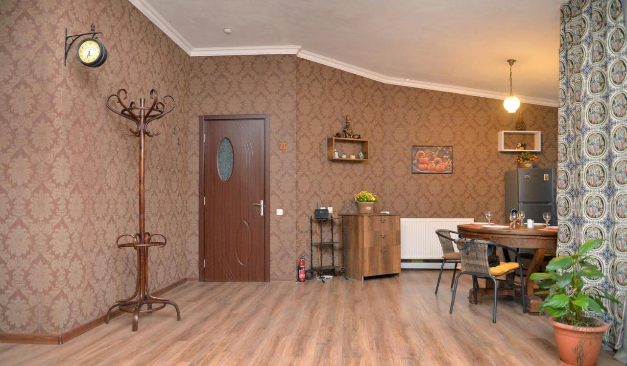Natia'S Apartment On Dadiani St. Τυφλίδα Εξωτερικό φωτογραφία